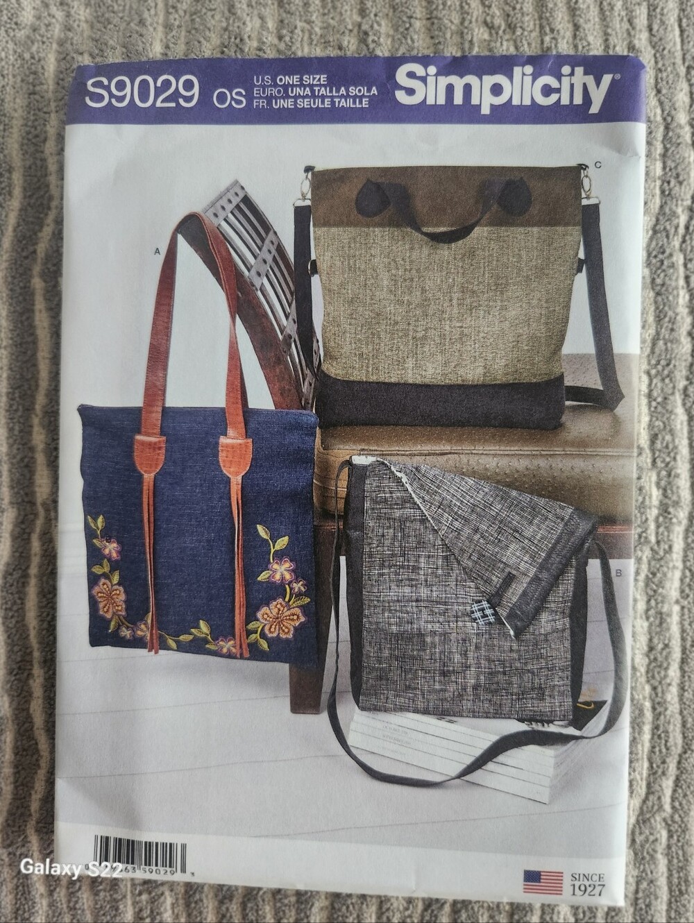 Simplicity S9029 Sewing Pattern - Three Tote/Bag Designs in Navy, Tan, Gray
